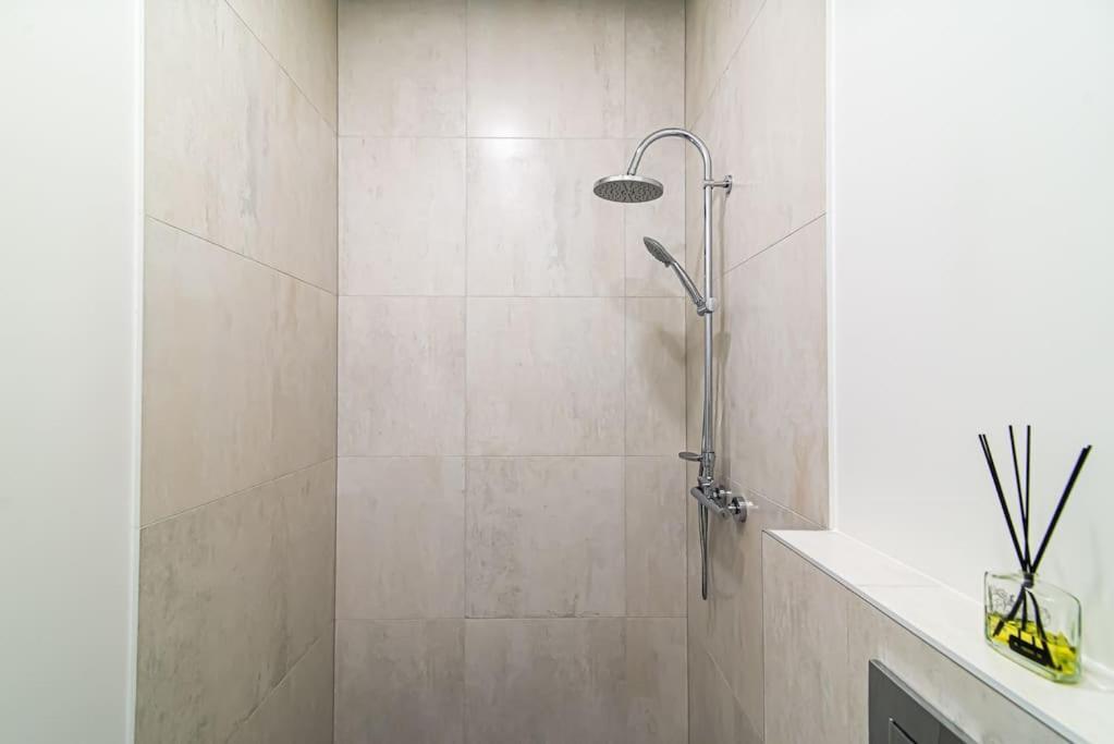 New And Modern In Old Town By Urban Rent
