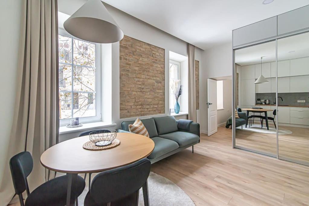 New And Modern In Old Town By Urban Rent Appartamento