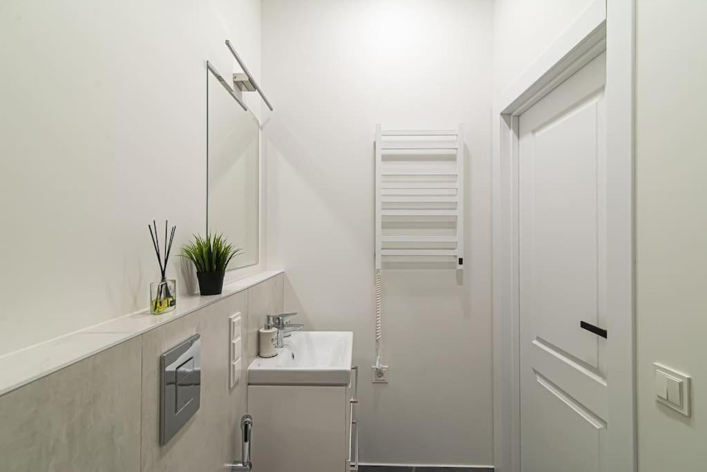 Appartamento New And Modern In Old Town By Urban Rent VNO