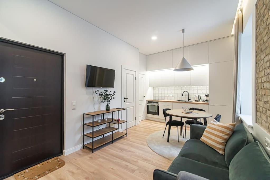New And Modern In Old Town By Urban Rent *